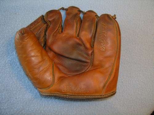 Wilson A9830 Softball Front Doug